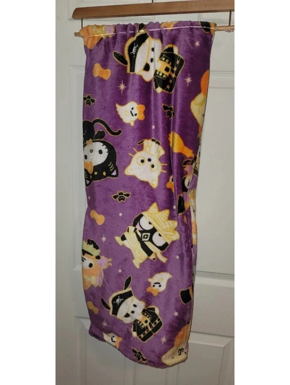 HELLO KITTY & FRIEND SILKY SOFT THROW 50